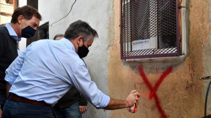 Detuvieron a 11 personas y tapiaron dos búnkeres de droga en el Barrio Zavaleta