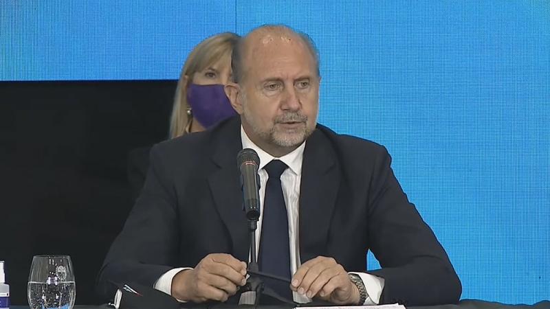 Para Omar Perotti, es inaceptable que un detenido tenga en su celda un teléfono