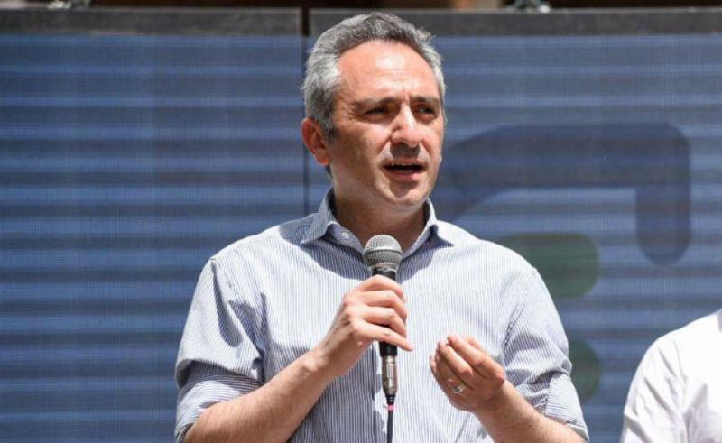 El cuervo Larroque cuestionó la política social del Gobierno Nacional y sumó un nuevo frente de conflicto interno