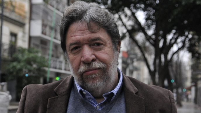 Lozano amaga con renunciar al Nación pero sigue atornillado en el cargo