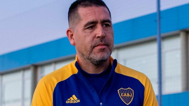 La interna boquense traspasa las fronteras del club y sigue la guerra entre Riquelme y el macrismo