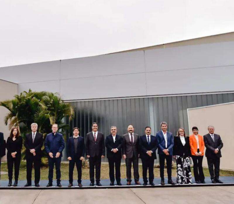 Los gobernadores peronistas respaldaron a Alberto Fernández y reclamaron un lugar en la fórmula
