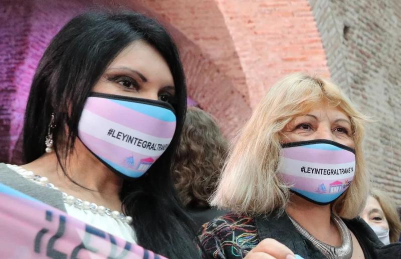 Fiscal pide que una prepaga reafilie a una mujer transgénero sin cobros extras