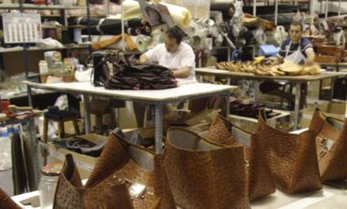 Marroquineros en alerta ante la posible quita de aranceles a productos importados.