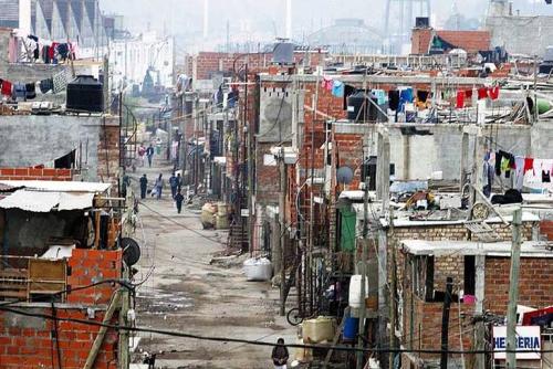 Aseguran que Internet es más caro y deficiente en las villas o asentamientos de la Ciudad