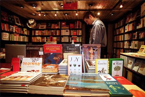 Con más de 100 stands de editoriales y librerías, llega la segunda edición de Felba