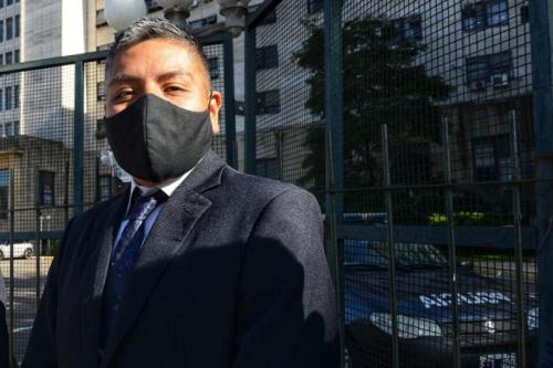 El juicio a Chocobar entra en la recta final: arrancan los alegatos por el ataque al turista americano.