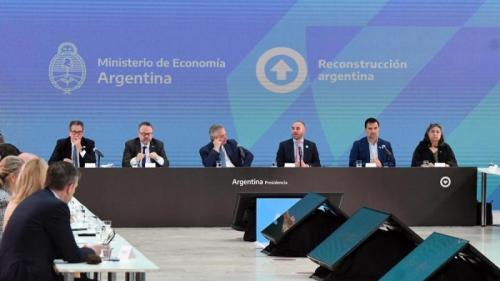 El presidente propuso desarrollar más el sector de hidrocarburos y fue apoyado por Paolo Rocca