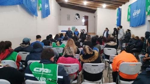 Los movimientos sociales se plantan por el salario universal y organizan una marcha