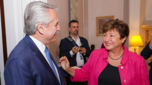 El FMI aprobó la revisión del trimestre y su titular elogió al gobierno argentino