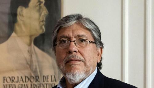 El chino Navarro le prende una vela a Milei