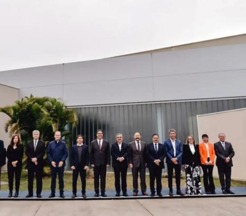 Los gobernadores peronistas respaldaron a Alberto Fernández y reclamaron un lugar en la fórmula