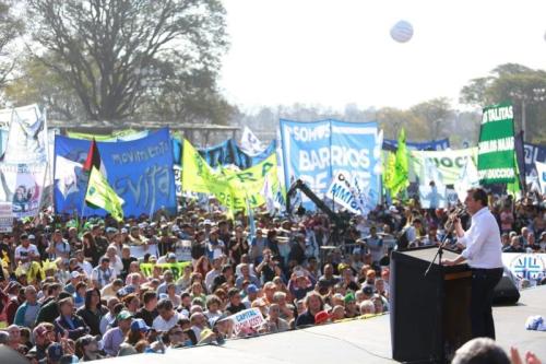 Los movimientos sociales oficialistas preparan un acto con Massa