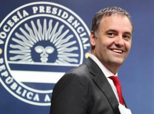 Manuel Adorni: 