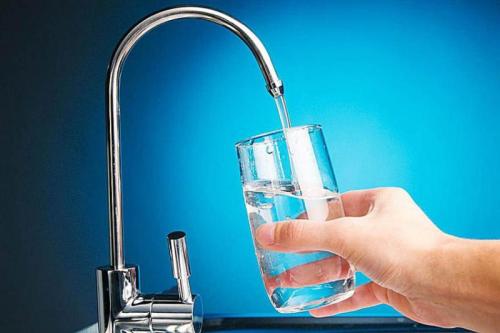Fuerte aumento del servicio de agua: 4% mensual desde enero