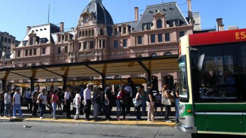 Trabajar cuesta cada vez más: suben los boletos y cae la calidad del transporte en el AMBA