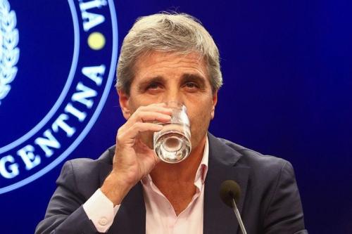 Caputo descartó que el caso Adorni impacte en el Riesgo País y aseguró: “nos estamos empezando a recibir de país serio“