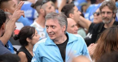 Mientras Santa Cruz se prende fuego, Máximo desgasta a Kicillof en Buenos Aires