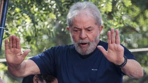 Alberto viaja a visitar a Lula
