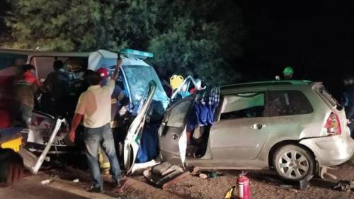La Rioja: nueve muertos al chocar una ambulancia y un automóvil.